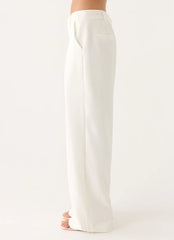 Sora Low Rise Pant - White
